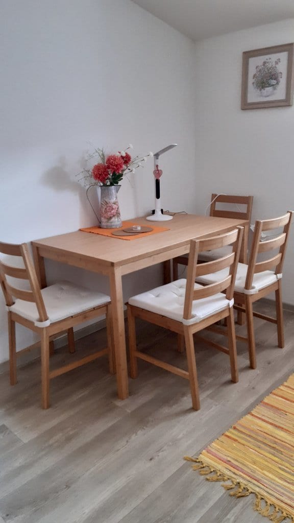 Apartmán Pampeliška – jídelní sezení